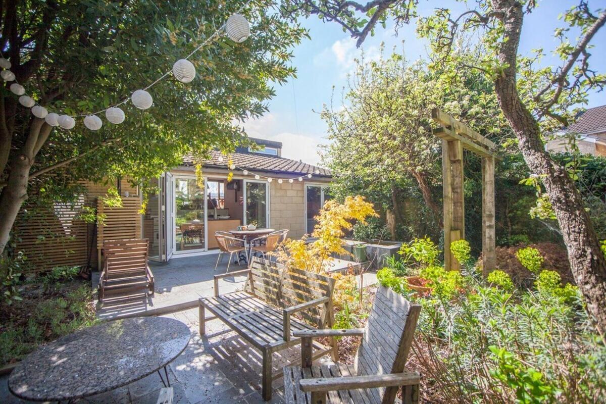 ※ Relaxing Home- Parking & Gorgeous Gardens