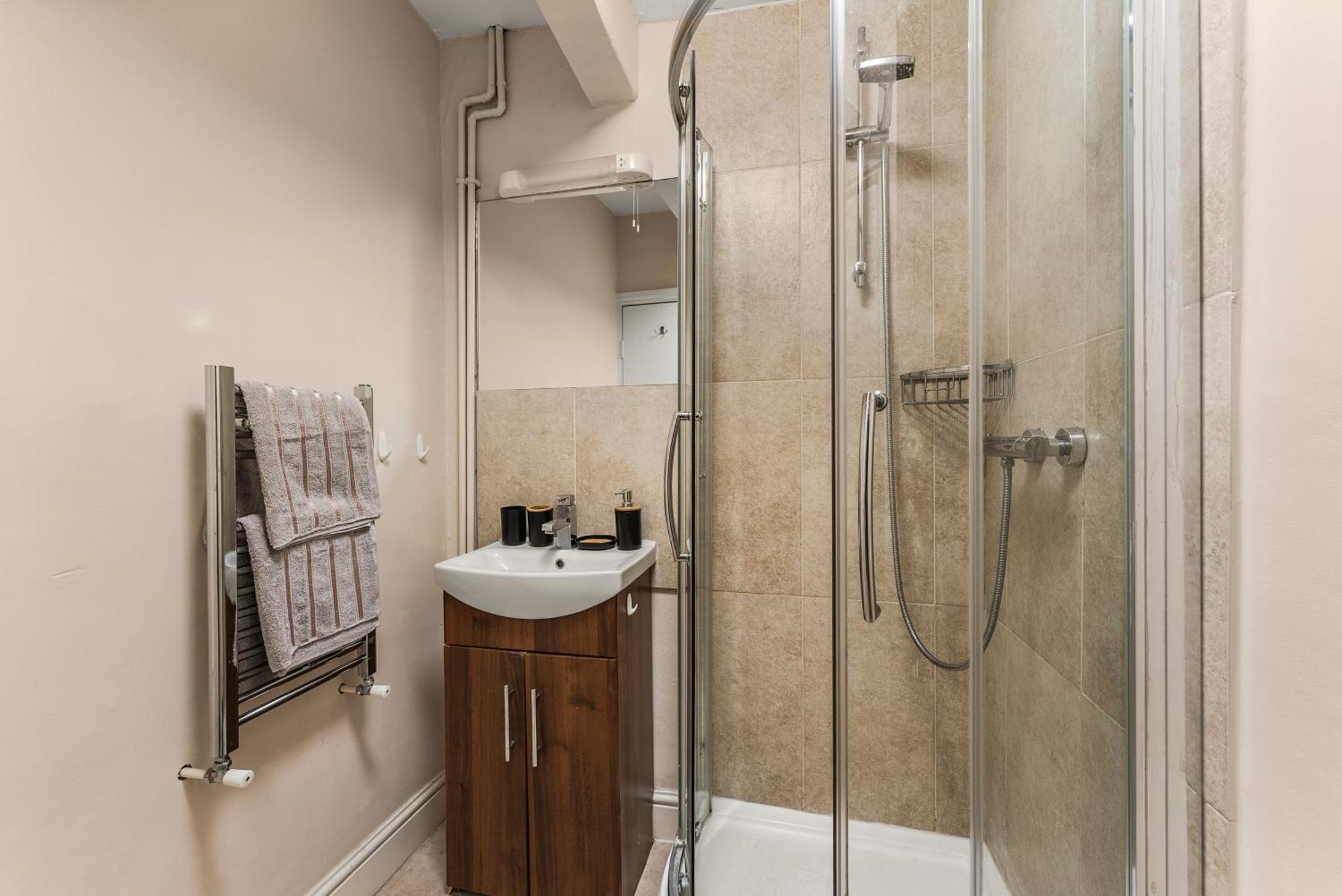Apartment Boutique In Baths Location Bath