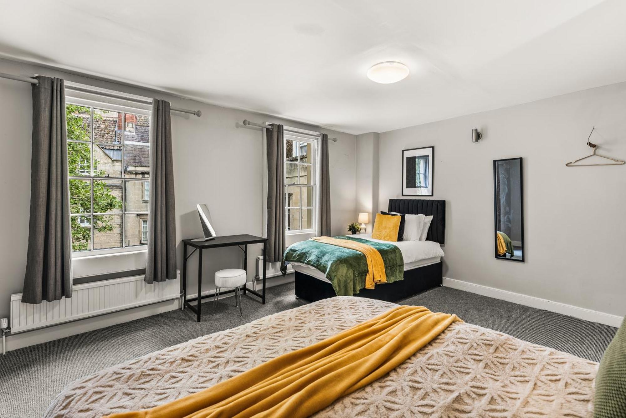 Apartment Boutique In Baths Location *