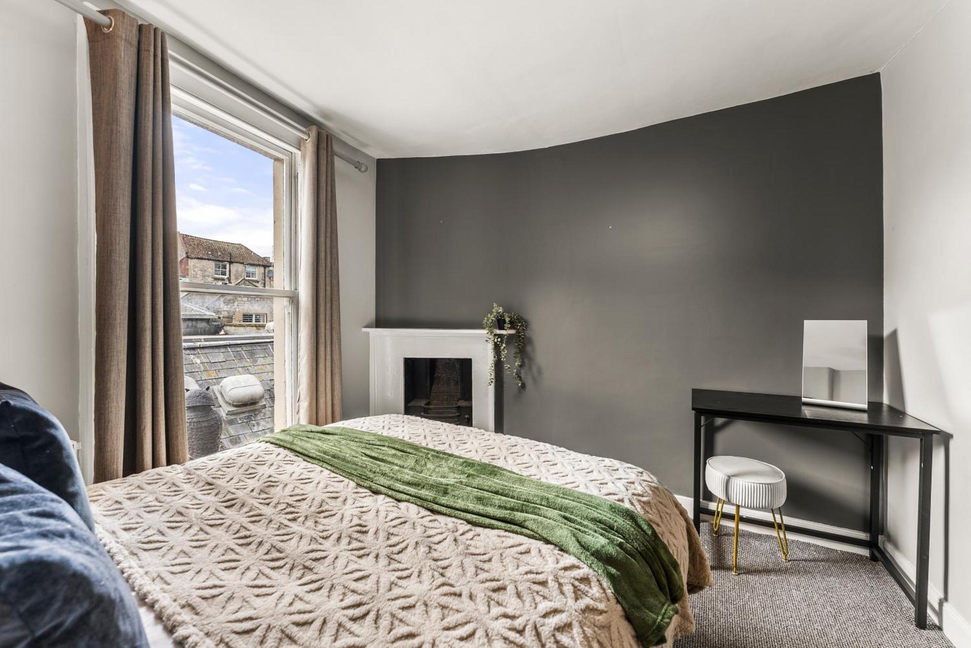 Boutique In Baths Location *
