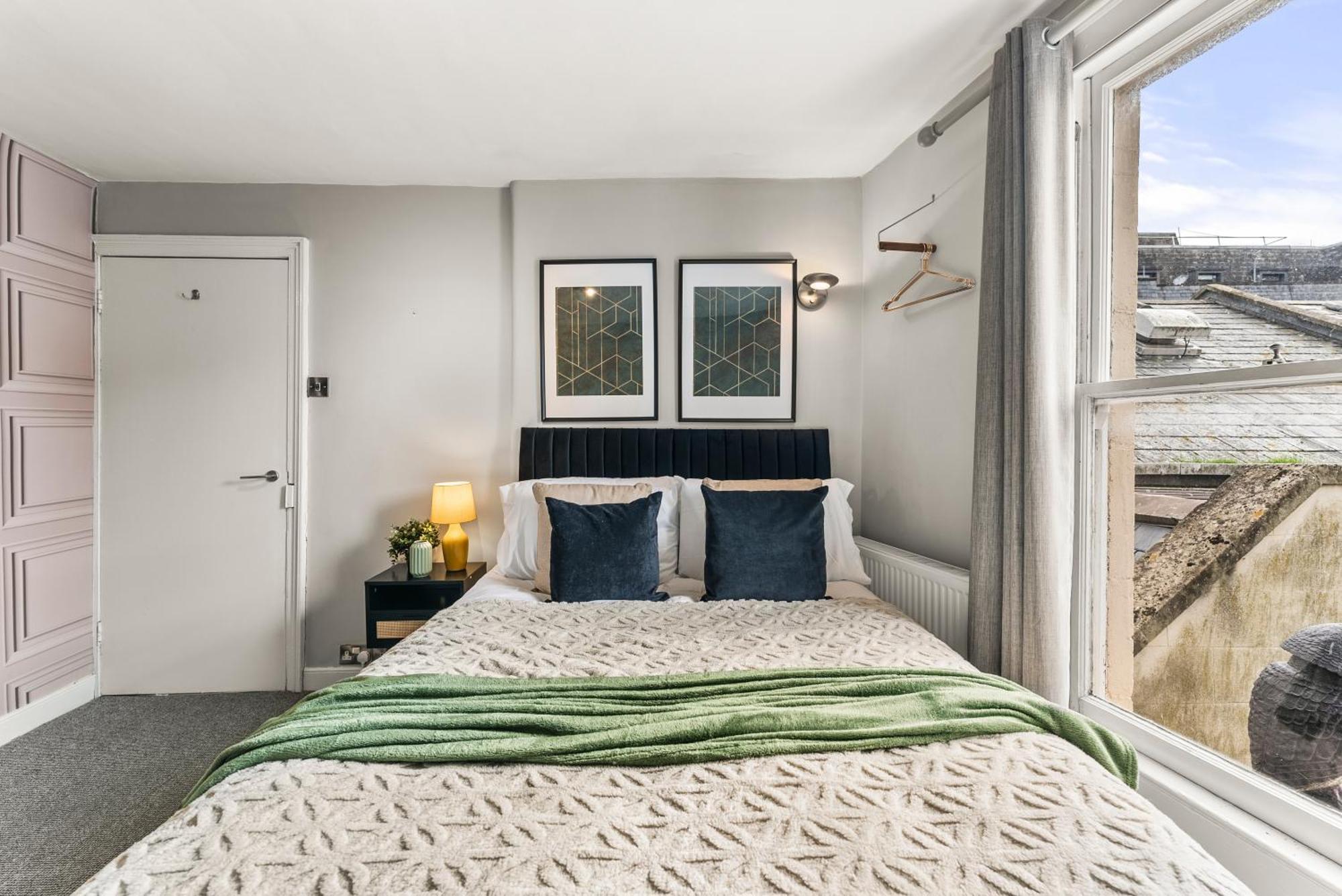 Apartment Boutique In Baths Location *