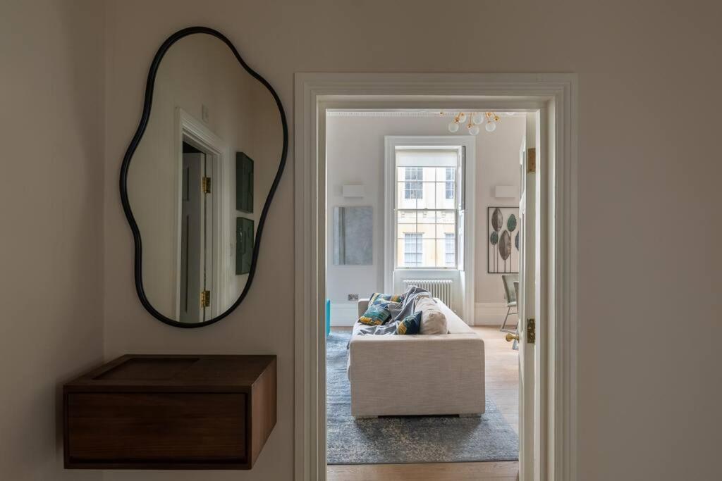 Russell House Apartment *