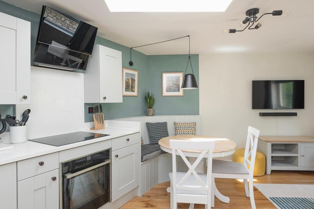 The Park Street Mews - With Parking Apartment