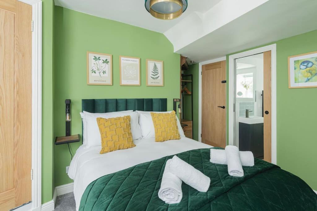 The Park Street Mews - With Parking Apartment