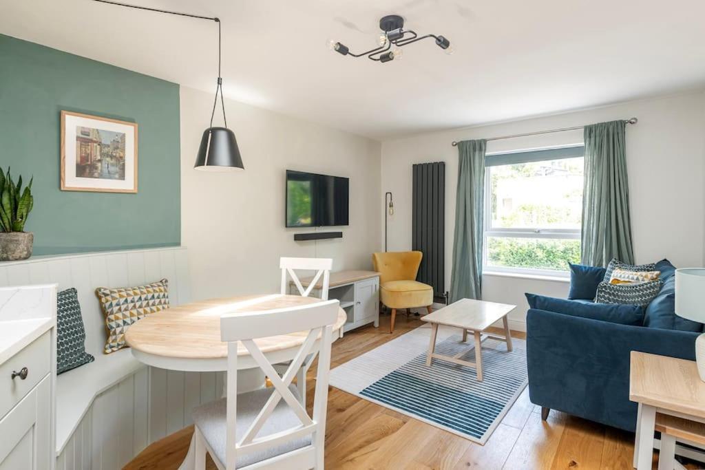 Apartment The Park Street Mews - With Parking *