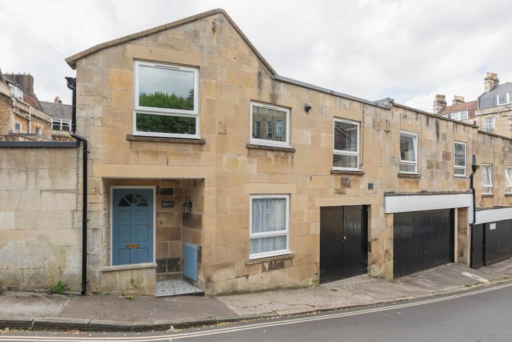 The Park Street Mews - With Parking Apartment *