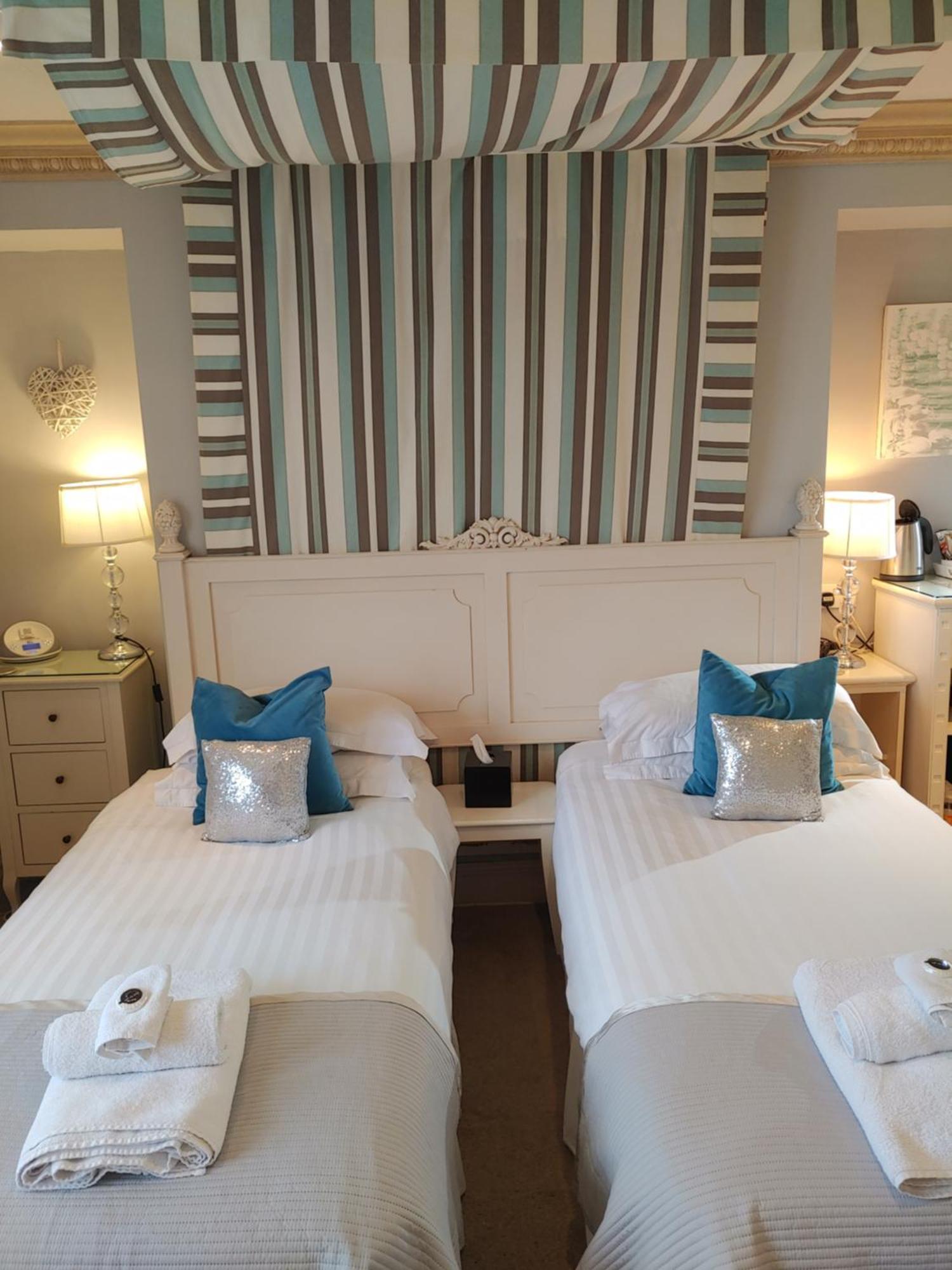 The House Boutique - In-room Breakfast - Free Parking Bed & Breakfast Bath