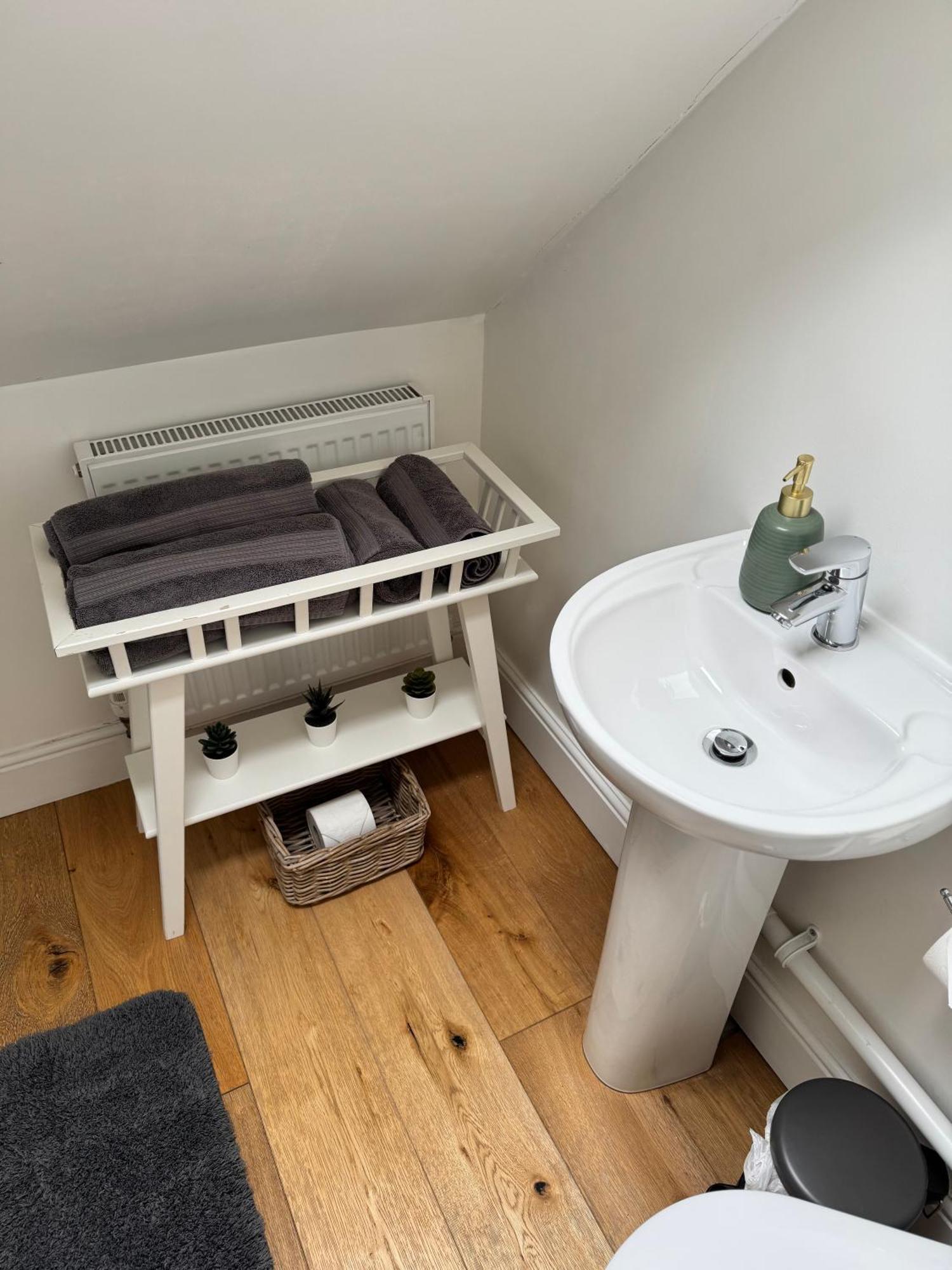 The Annexe Rural Retreat Near Apartment Bath