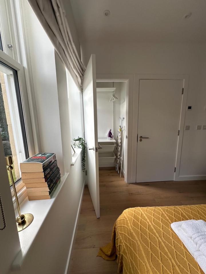 Apartment Contemporary Pied A Terre In The Heart Of