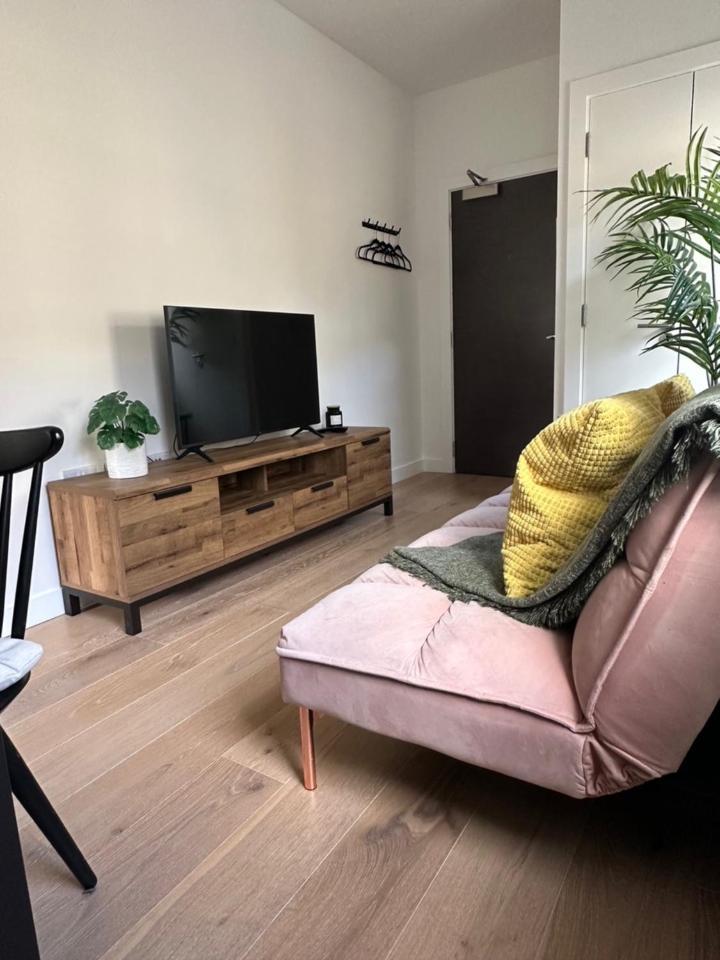 Apartment Contemporary Pied A Terre In The Heart Of *