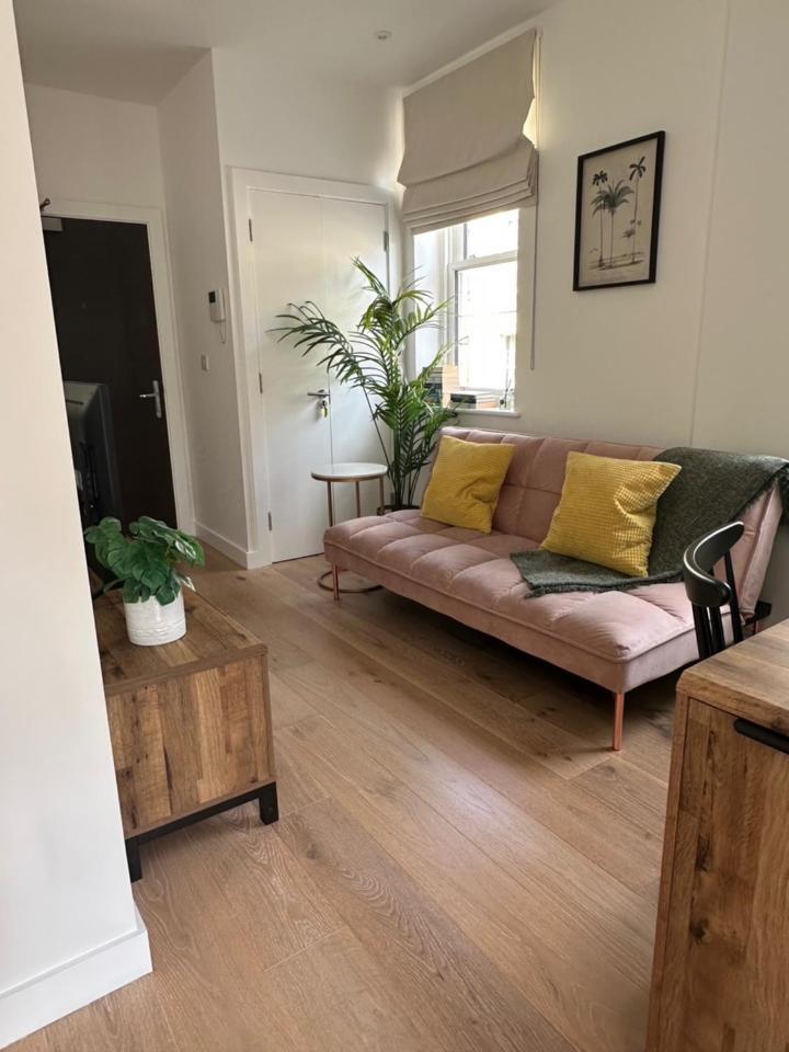 Contemporary Pied A Terre In The Heart Of *