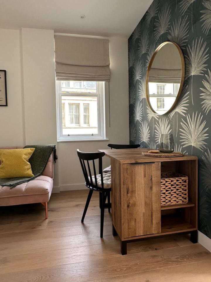 Contemporary Pied A Terre In The Heart Of * Bath