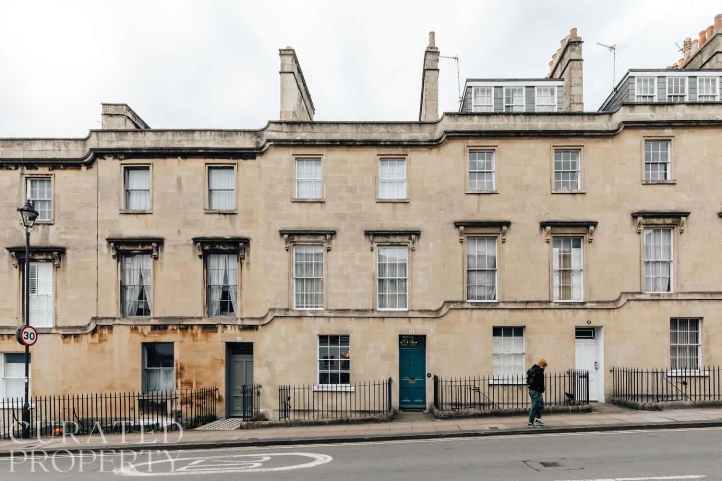Townhouse With Garden & Free Parking Holiday home *