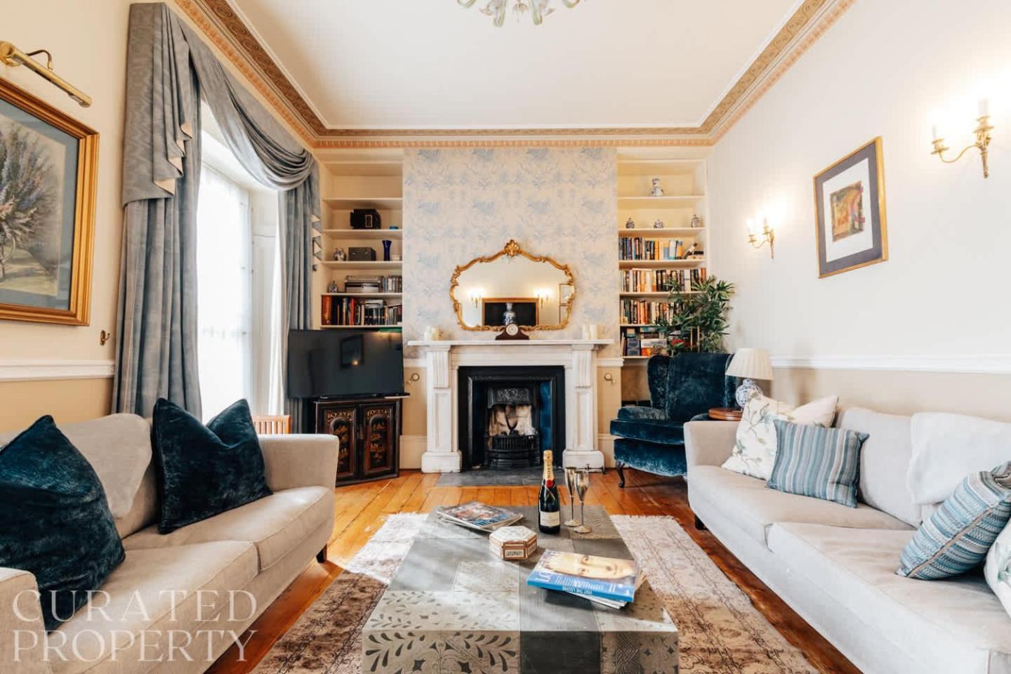 Townhouse With Garden & Free Parking Holiday home *
