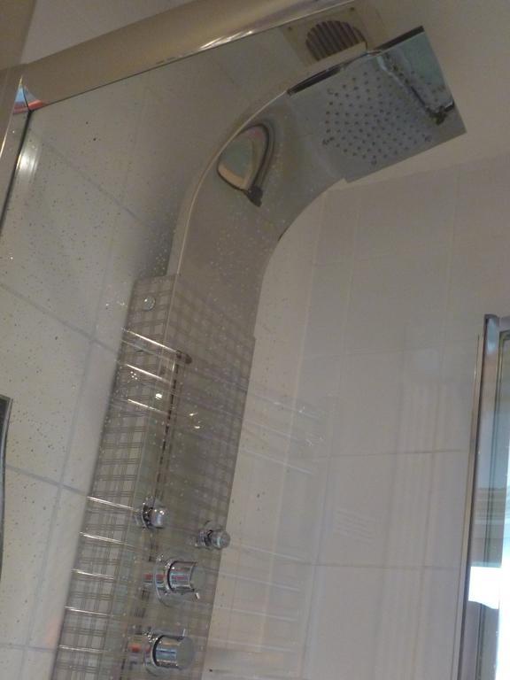 The House Boutique - In-room Breakfast - Free Parking Bath