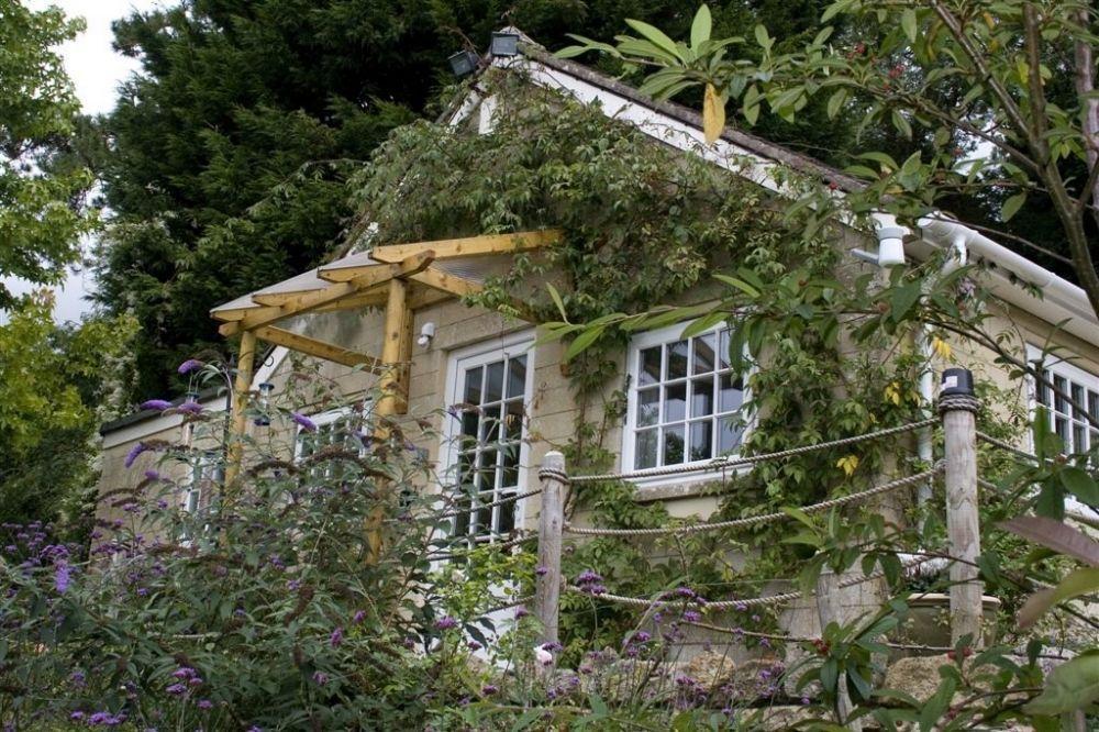 Tucking Mill View- Self Catering Apartment Bath