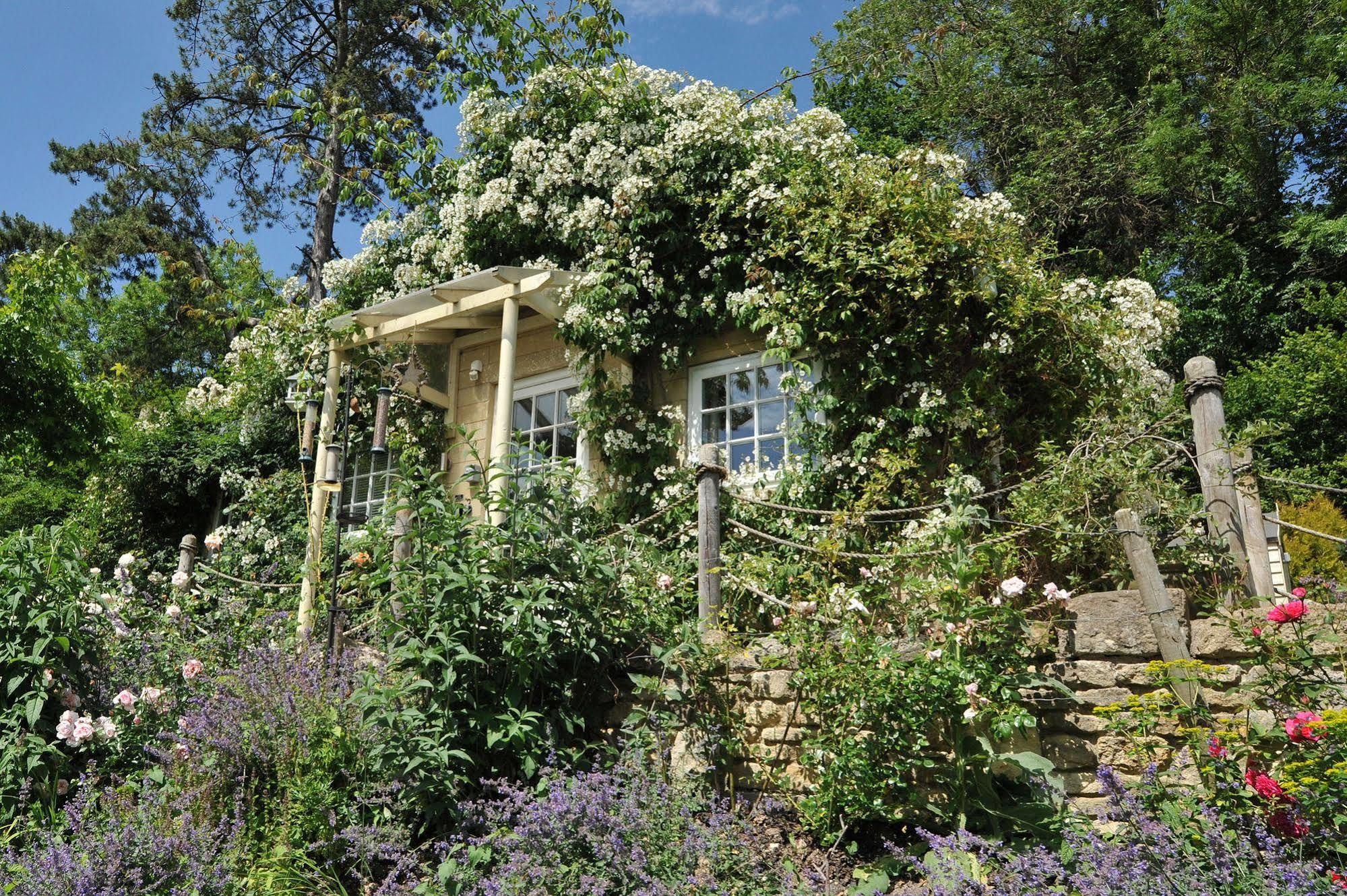 Tucking Mill View- Self Catering Apartment Bath