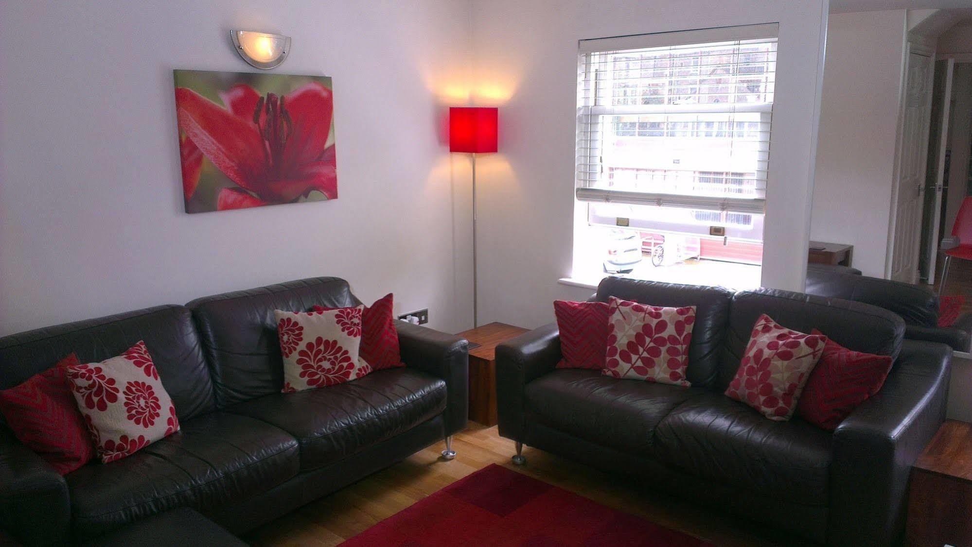 The House Boutique - In-room Breakfast - Free Parking 4* Bath