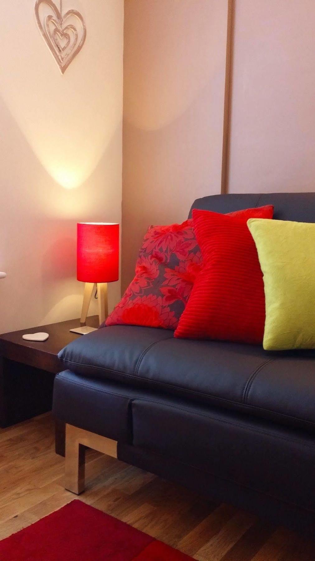 The House Boutique - In-room Breakfast - Free Parking Bath