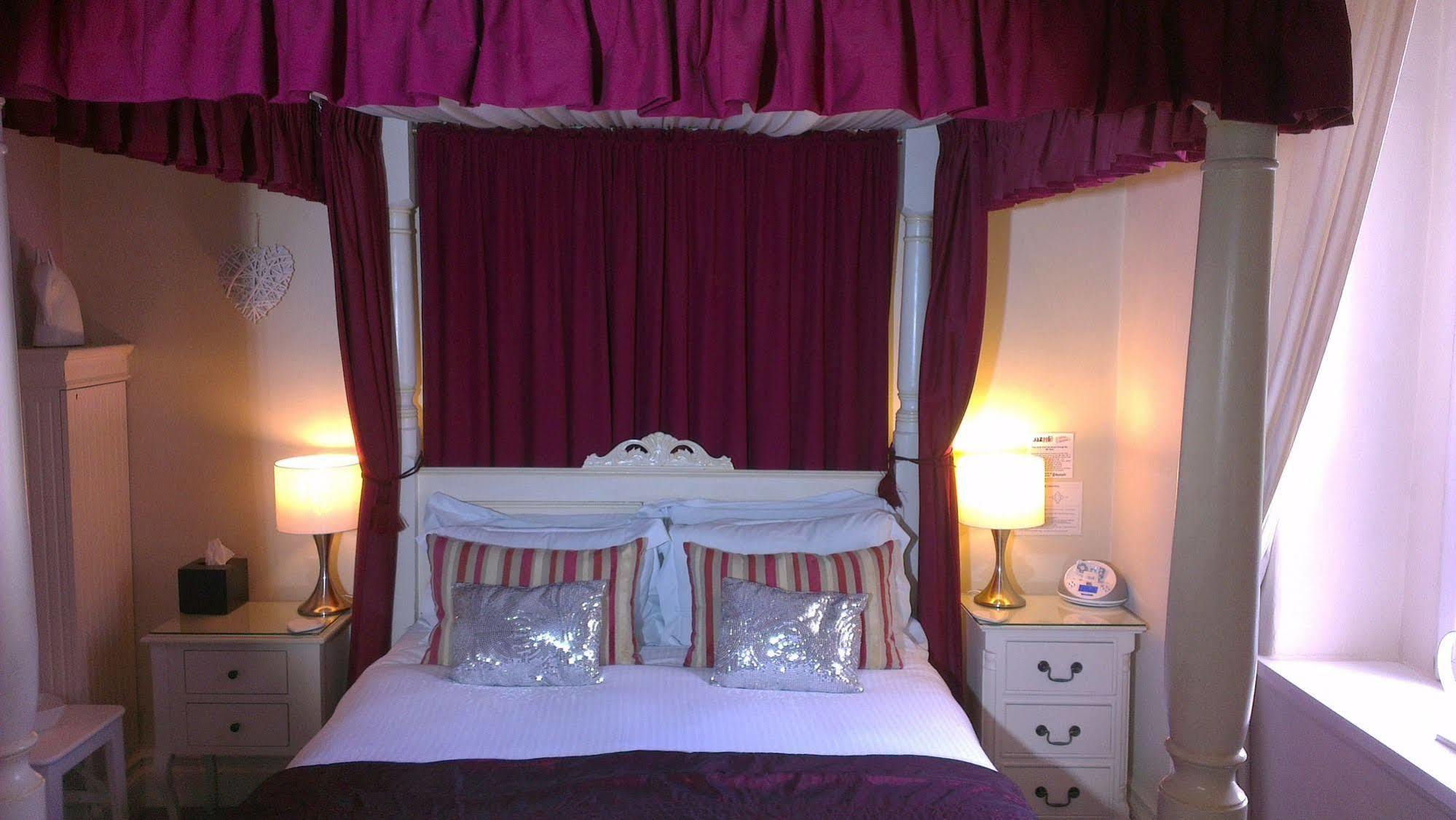 The House Boutique - In-room Breakfast - Free Parking 4* Bath
