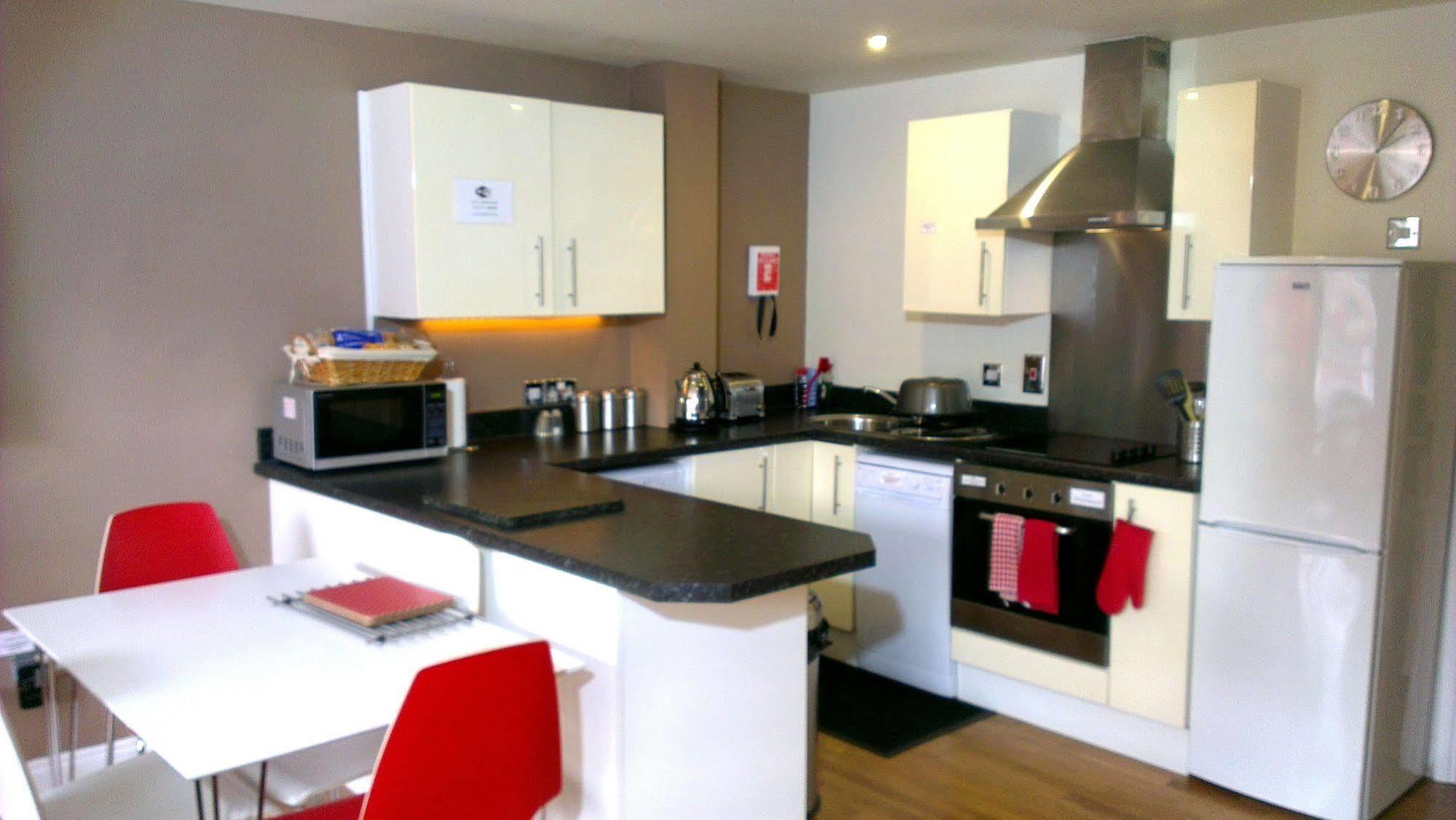 The House Boutique - In-room Breakfast - Free Parking Bath