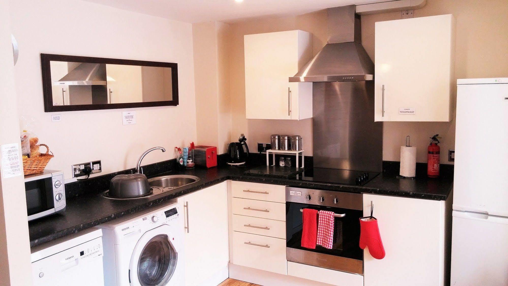 The House Boutique - In-room Breakfast - Free Parking Bath
