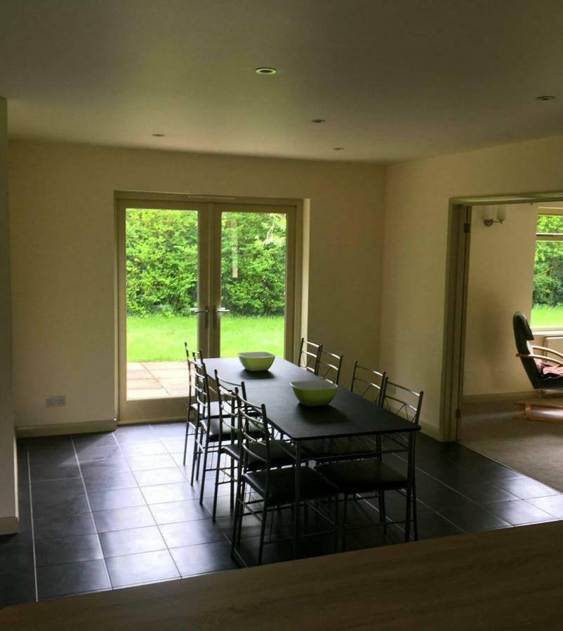 Holiday home Innisfree, Central Bath, Sleeps 16, Free Parking, Free Fast Wifi *