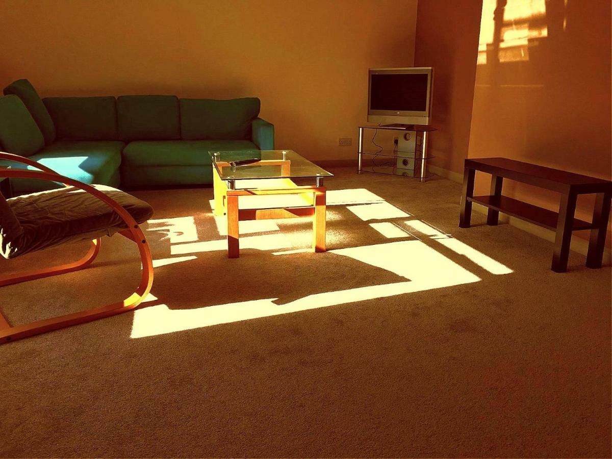 Innisfree, Central Bath, Sleeps 16, Free Parking, Free Fast Wifi