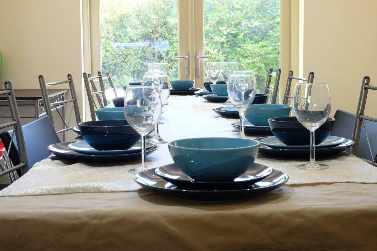 Holiday home Innisfree, Central Bath, Sleeps 16, Free Parking, Free Fast Wifi *