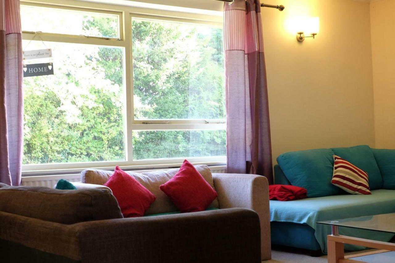 Innisfree, Central Bath, Sleeps 16, Free Parking, Free Fast Wifi Holiday home *