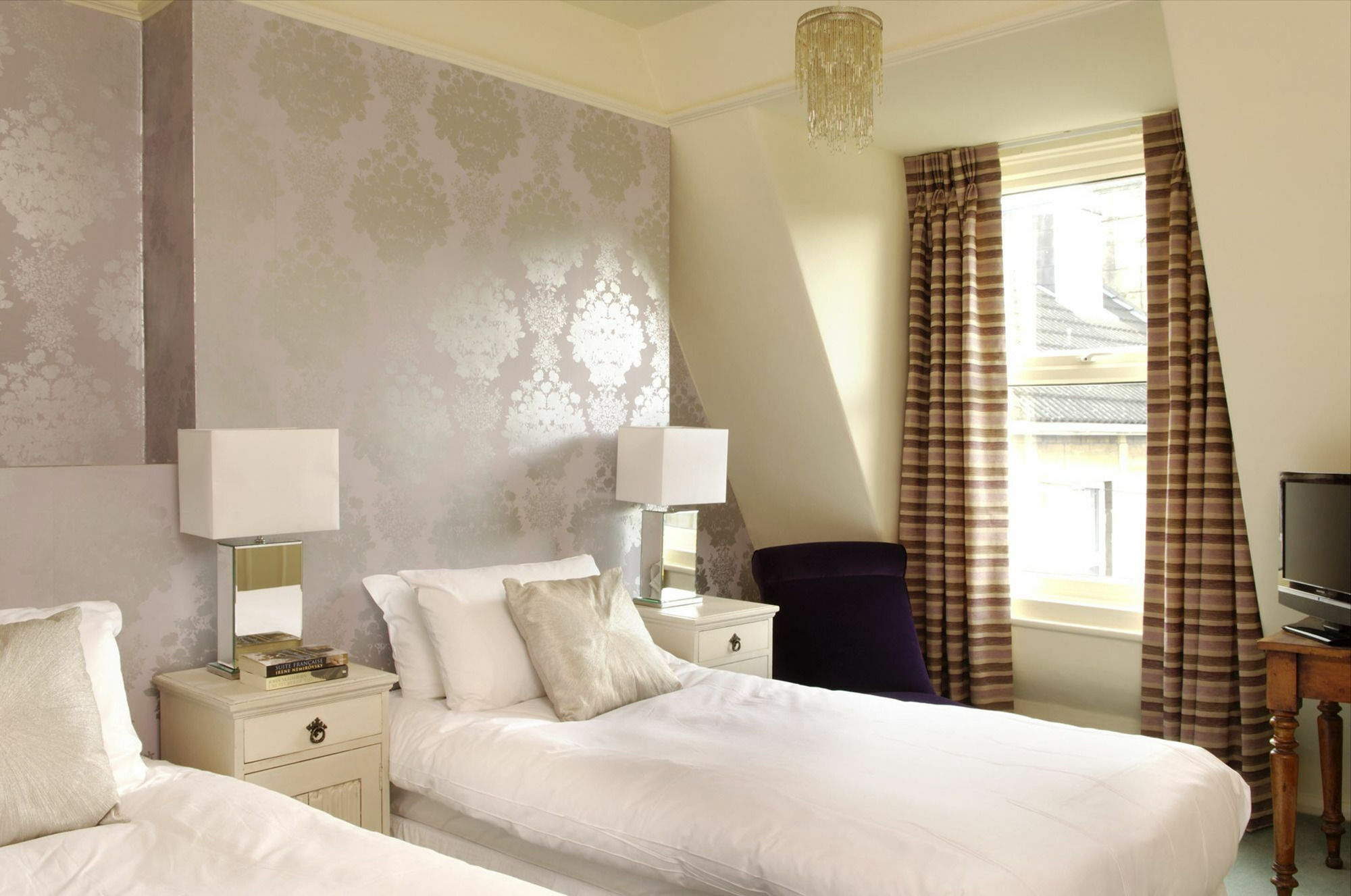 Brooks 4* Bath