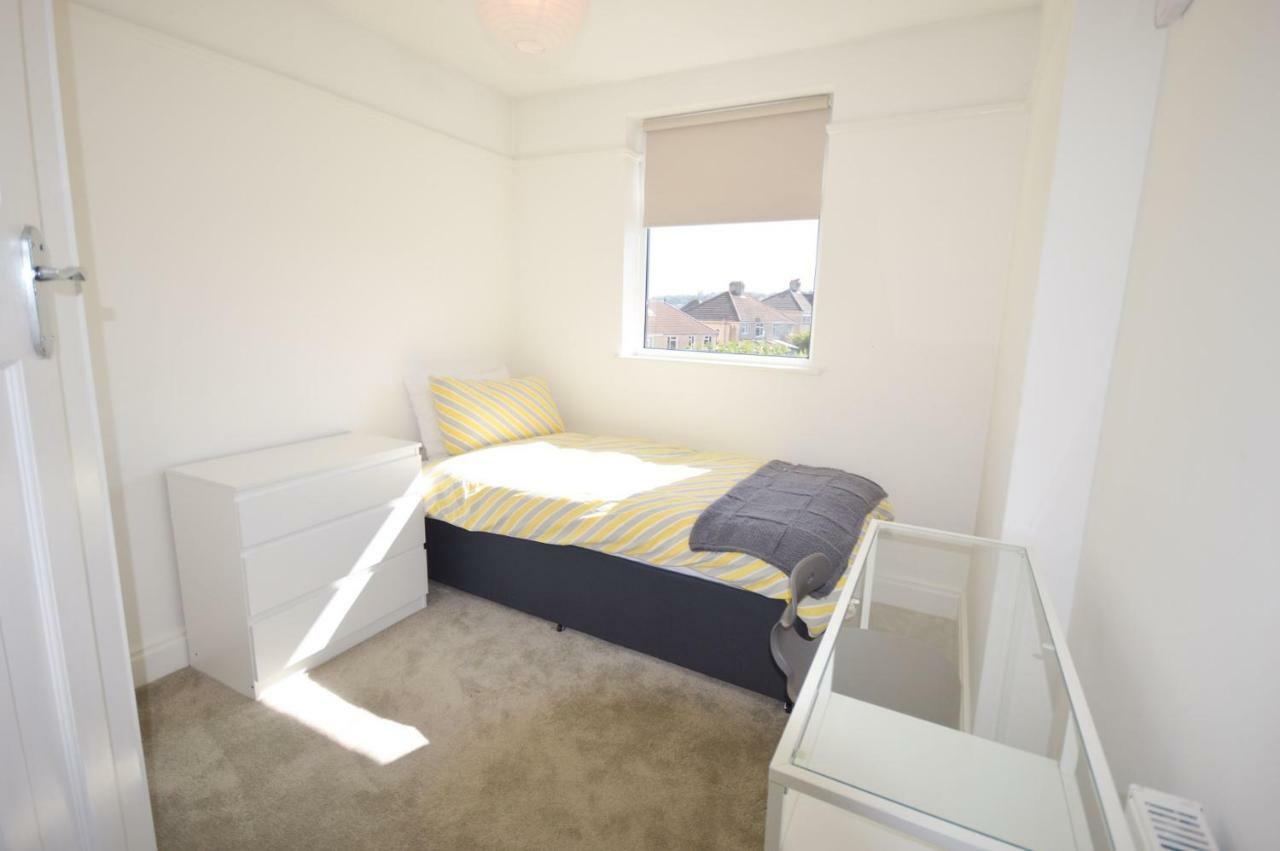 Fantastic 4 Bedroom House In With Garden *