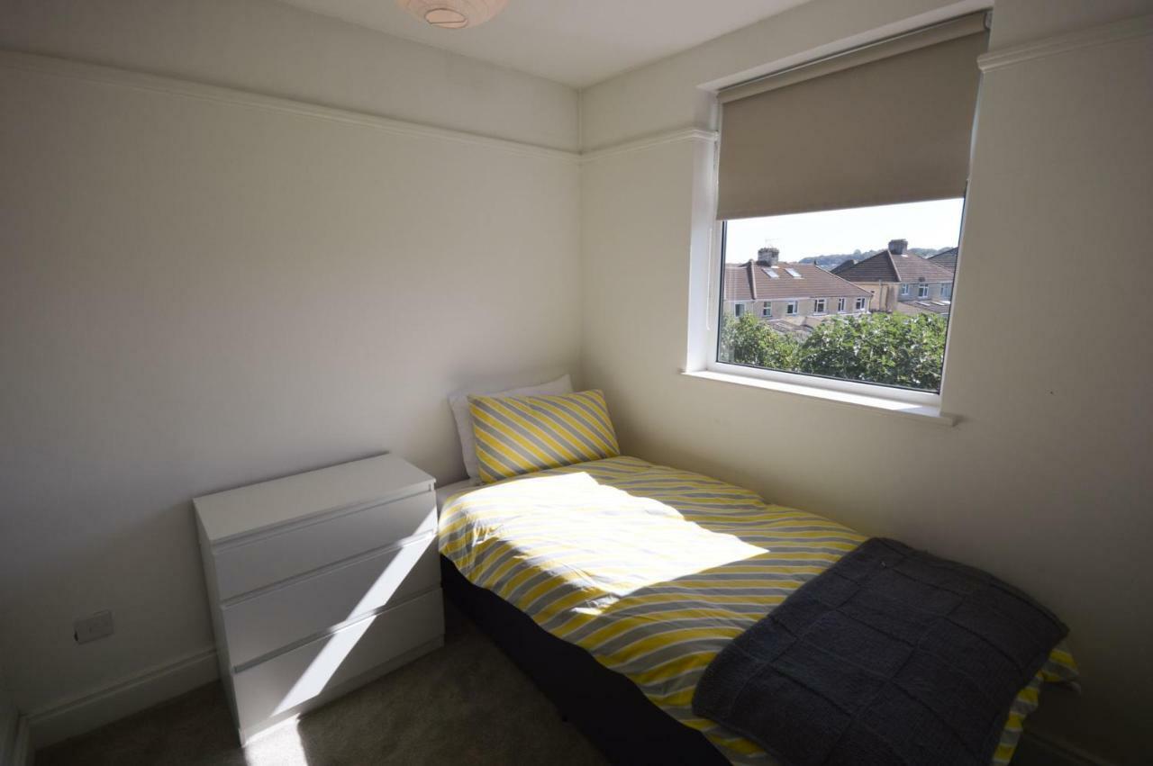 Fantastic 4 Bedroom House In With Garden Bath
