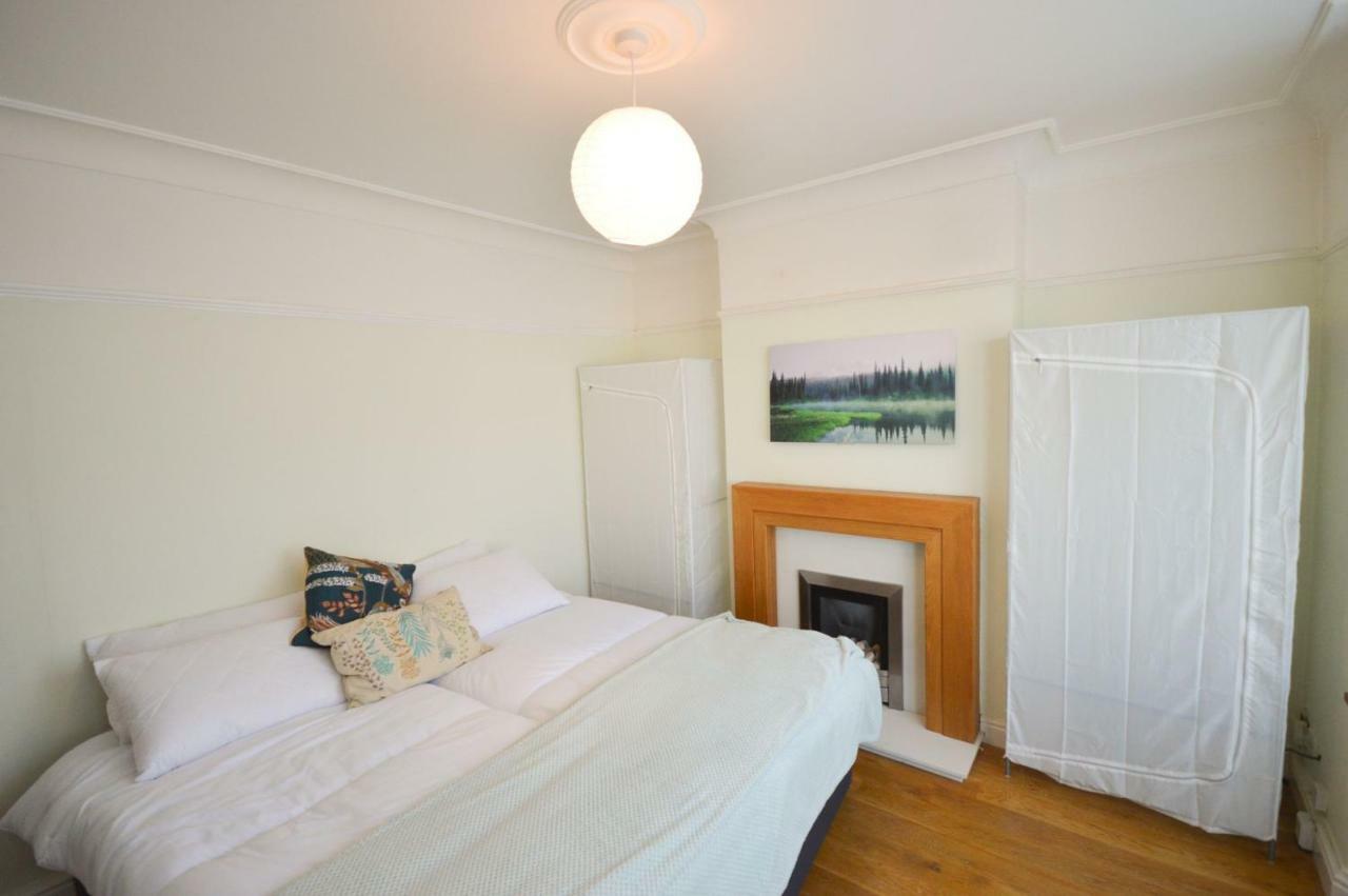 Fantastic 4 Bedroom House In With Garden * Bath
