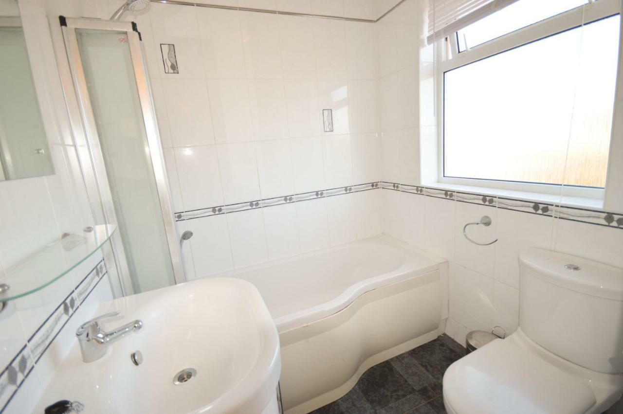 Fantastic 4 Bedroom House In With Garden