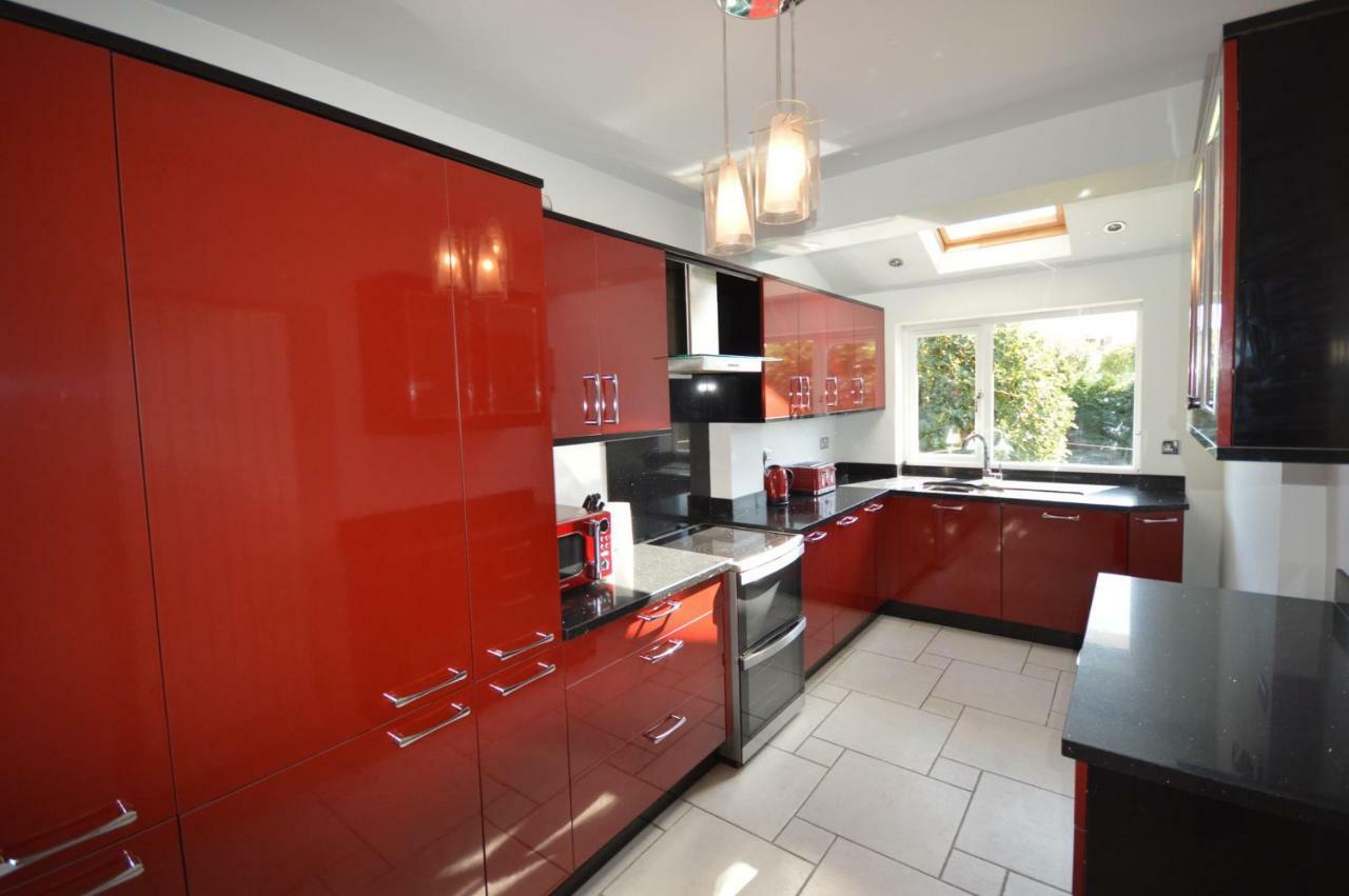 Fantastic 4 Bedroom House In With Garden