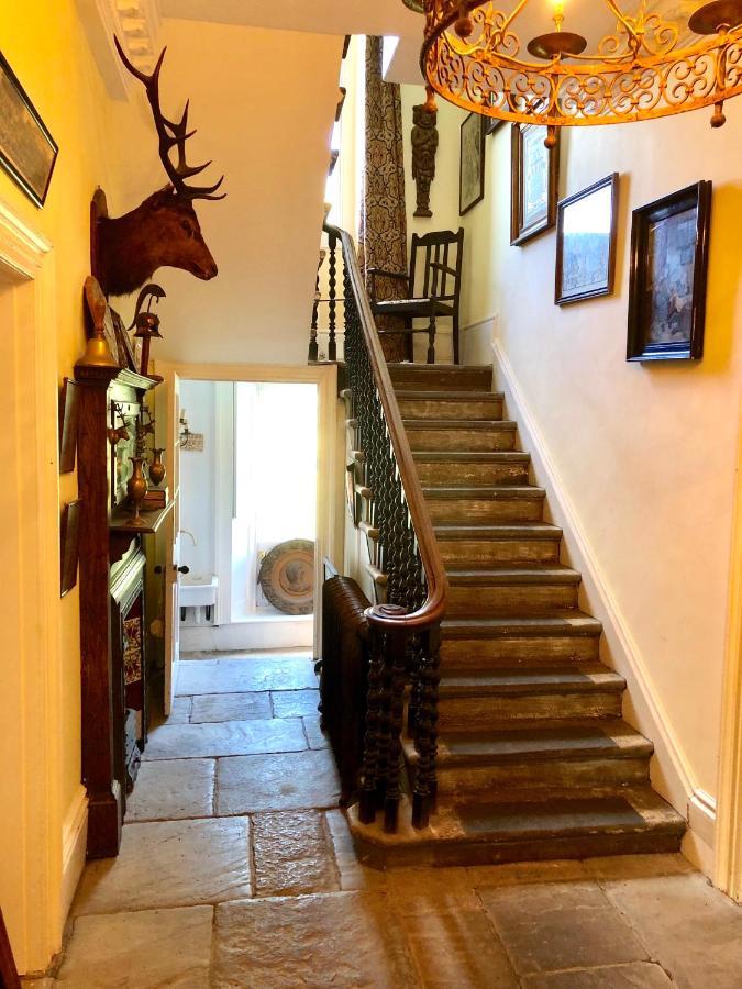 Lauras Townhouse Grand Garden Apartment *