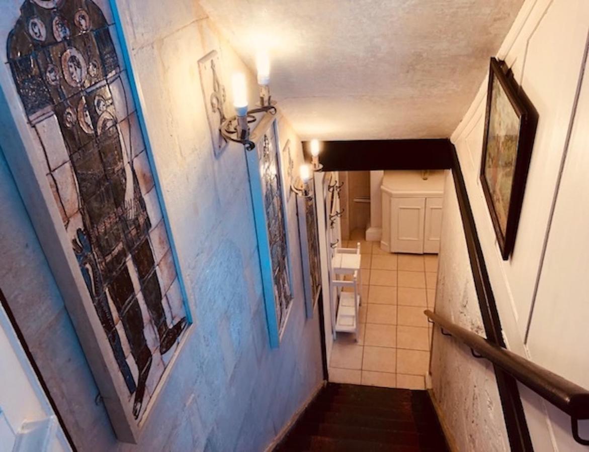 Lauras Townhouse Grand Garden Apartment Bath