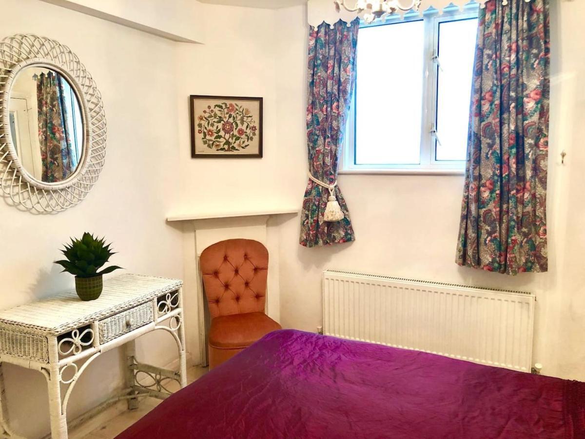 Lauras Townhouse Grand Garden Apartment