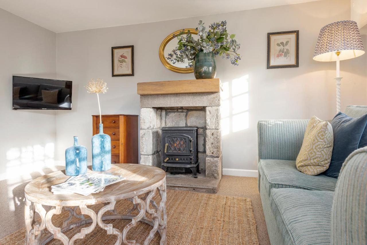 Tucking Mill View- Self Catering Apartment Bath