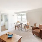 Rooftop Retreat - 2 Double Beds W/ Stunning Views