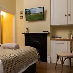 Luxury Ensuite Room Next To Royal Crescent With Own Private Entrance