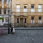 Pass The Keys Stylish 2 Bed Eco Flat In The Heart Of Bath
