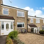 Pass The Keys Modern 2 Bedroom House With On Street Parking