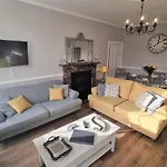 Park View Two-Bedroom Apartment