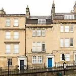 Stylish Georgian Apartment Near The Centre Of Bath