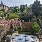 Gorgeous Cosy Flat With Free Parking And Garden
