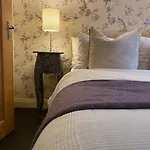 4 Kensington Court By Mia Living One Bedroom Apartment With Parking