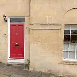 Pass The Keys Cosy 1 Bed Studio In Central Bath