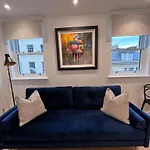 Chapel - Central Studio Apartment